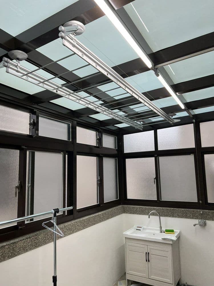 【昇虹】手搖升降曬衣架（親子連桿）－雙桿同步升降－加裝中間毛巾橫桿－可曬床被單 (編號:RS-109)