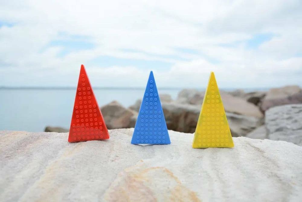 【MAGBRIX】積木磁力片－等腰三角形 (12pcs)（共兩款封面隨機出貨）