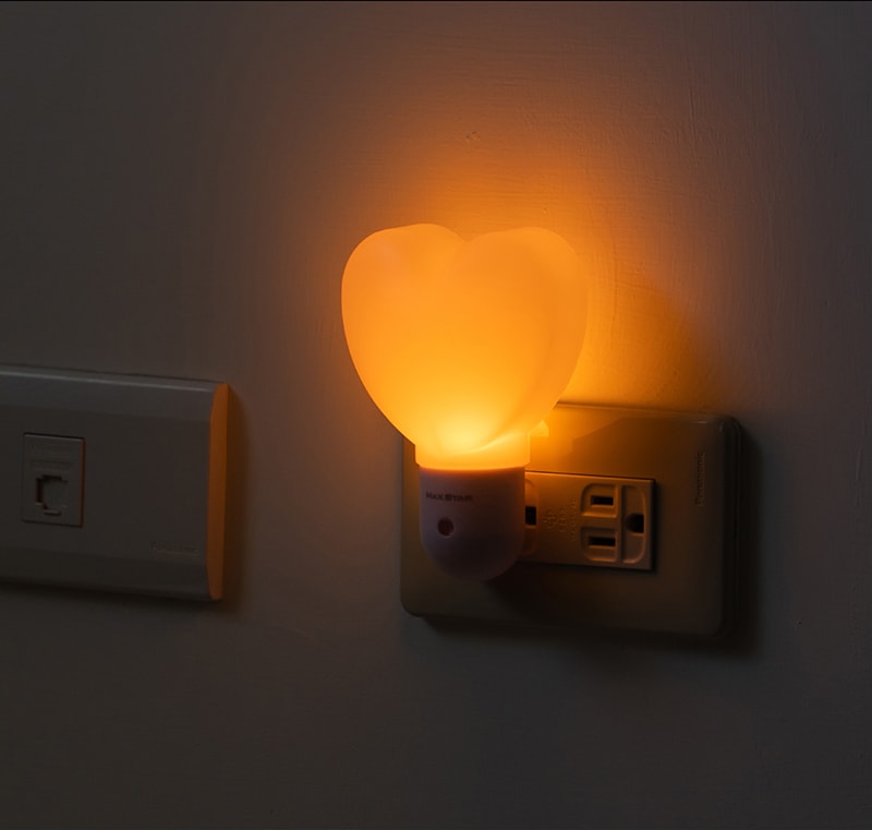 【太星電工】光之寶LED愛心自動小夜燈(6入) ZG801*6