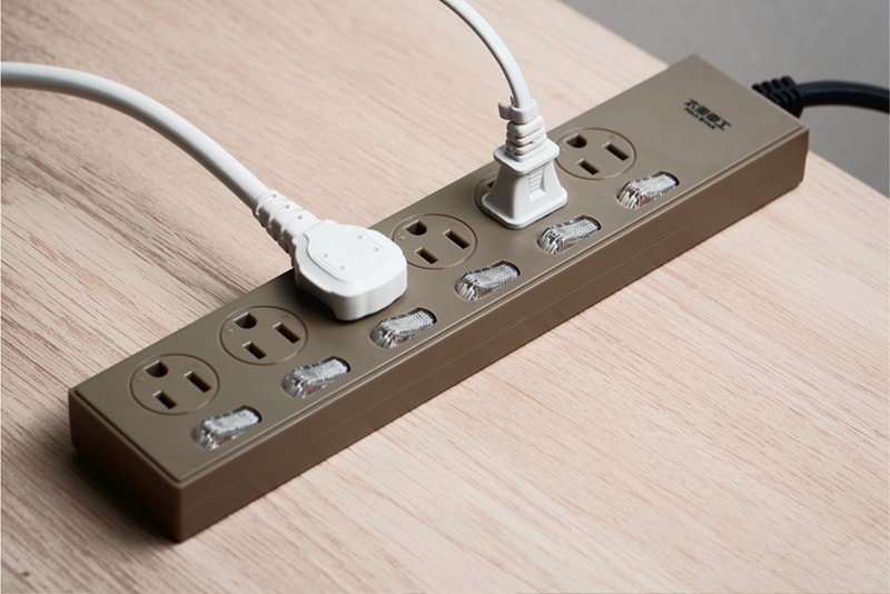 【太星電工】七開六插延長線/6尺(混色) OCH76306