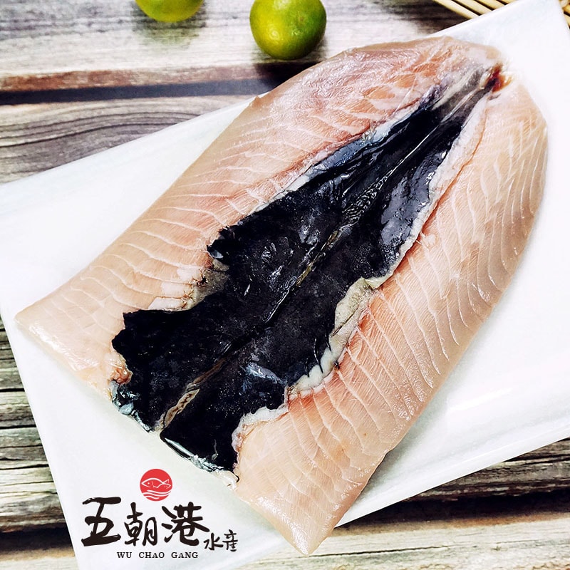 【五朝港水產】台灣鮮三寶 招財黃金鯧/紅杉魚  (450克±10%/隻)+台灣頂級午仔魚一夜干(200-250克/隻)+台南無刺虱目魚肚(130±5%/片)