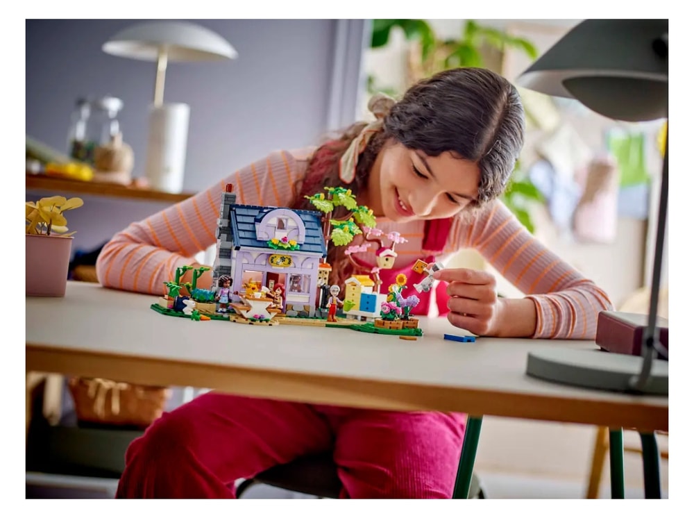 【LEGO 樂高】磚星球〡 42669 好朋友系列 養蜂人的家和花園 Beekeepers' House and Flower Garden
