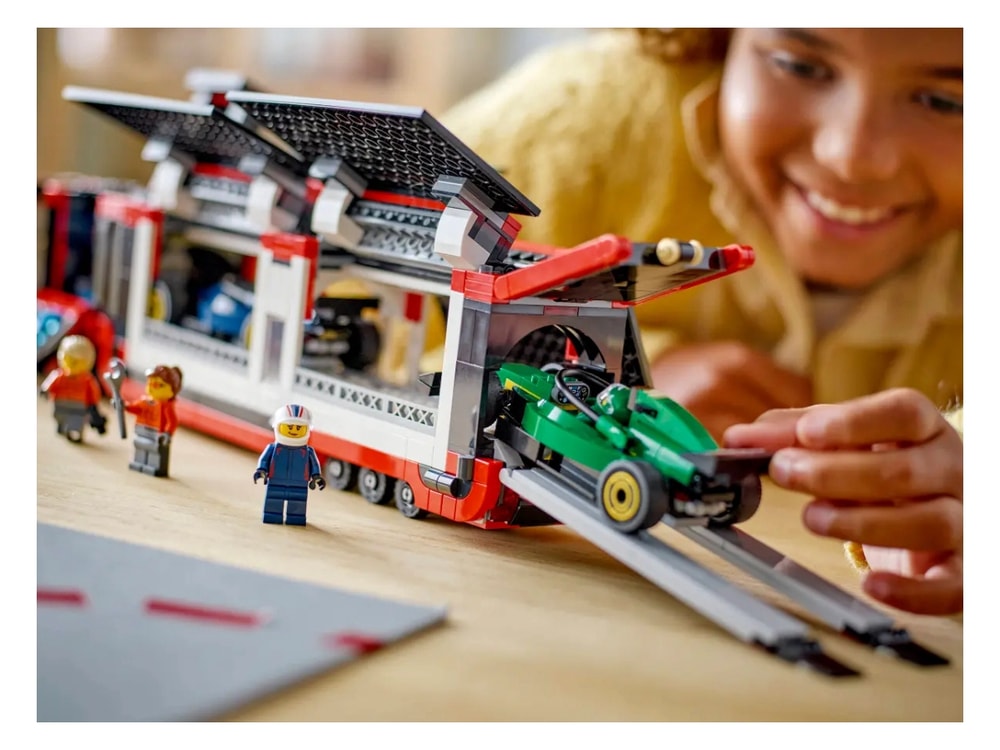 【LEGO 樂高】磚星球〡 60445 城市系列 F1卡車和RB20與AMR24F1汽車 F1® Truck with RB20 & AMR24 F1® Cars