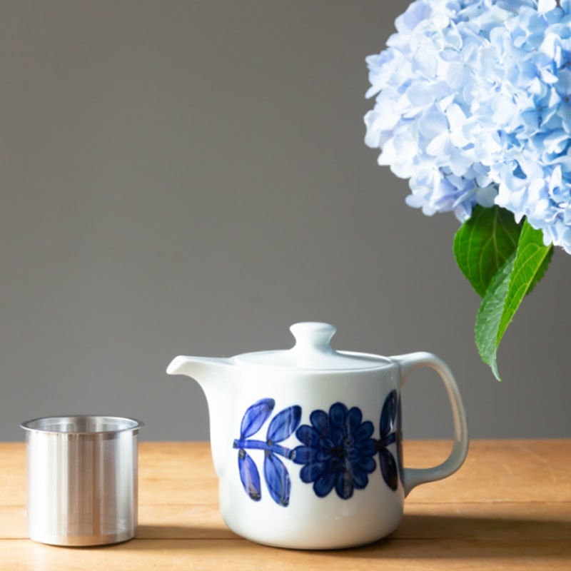 【波佐見燒】日本 大花雛菊/唐草 茶壺 (3款可選) 泡茶壺 茶壺 茶具 日本茶壺 手工茶壺