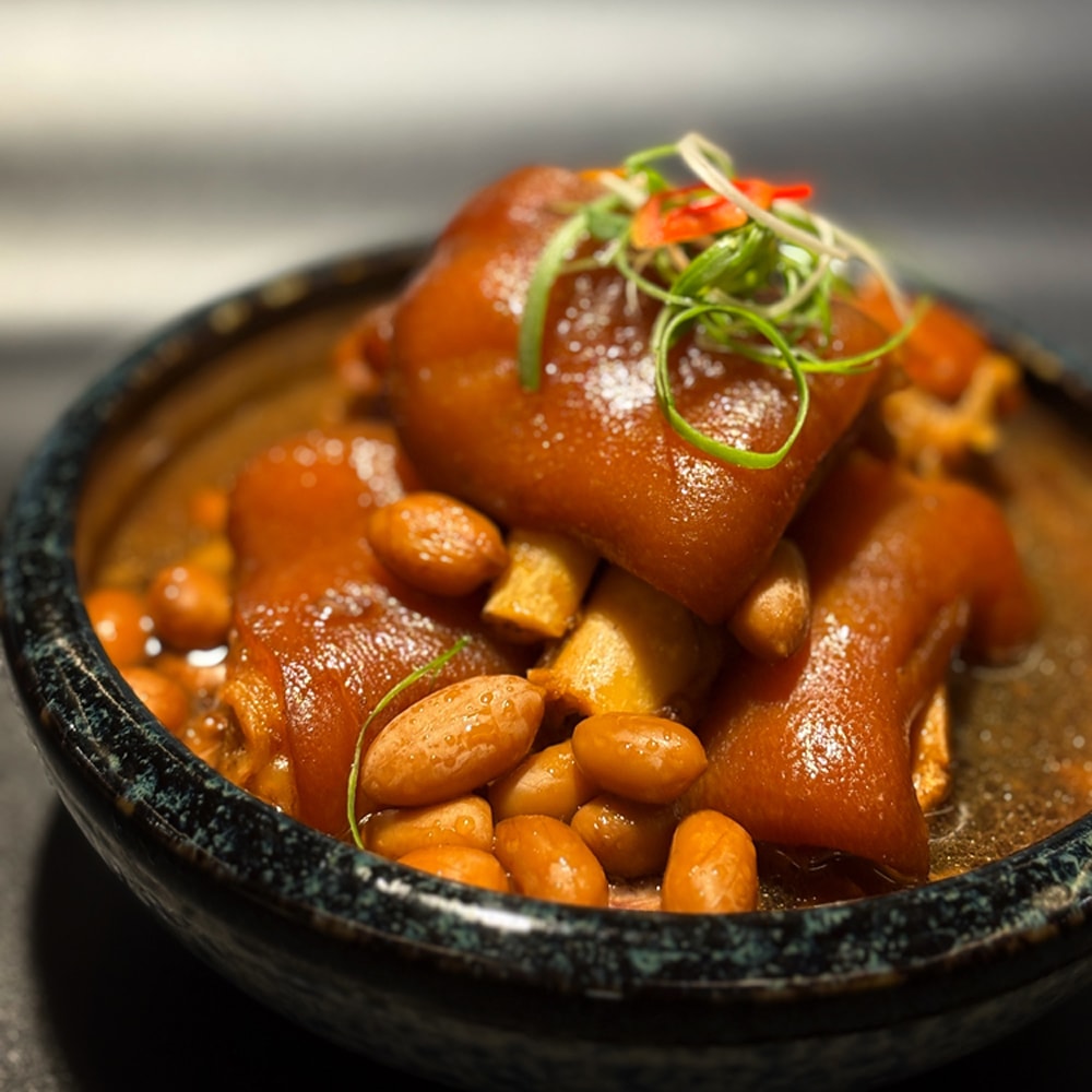 【青葉臺菜】閏月 | 古早味花生豬腳冷凍包*2包&附品牌保冷袋組（780g/包、含3-4塊中段/包）