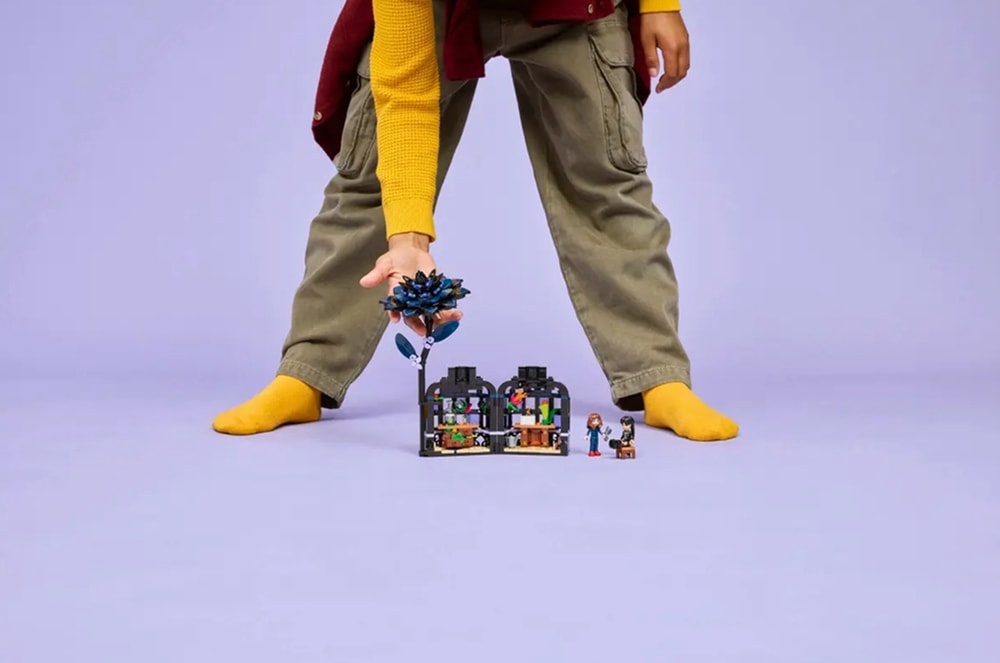 【LEGO 樂高】磚星球〡 76784 星期三系列 黑色大理花 Black Dahlia Flower