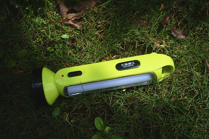 【太星電工】夜巡俠高亮度LED充電式手電筒(2入) IF701*2