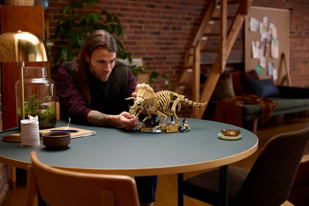 【LEGO 樂高】磚星球〡 77985 侏儸紀世界 恐龍化石 三角龍 Dinosaur Fossils: Triceratops